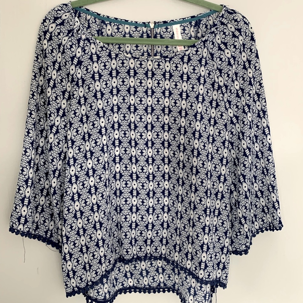 Xhilaration top~blue and white with lace edges